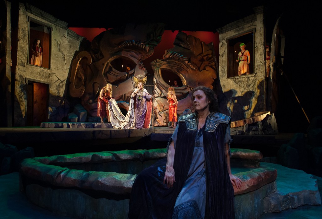Brenda Harris (Elektra) and Joyce Castle (Klytamnestra) in DMMO's production of Strauss' Elektra