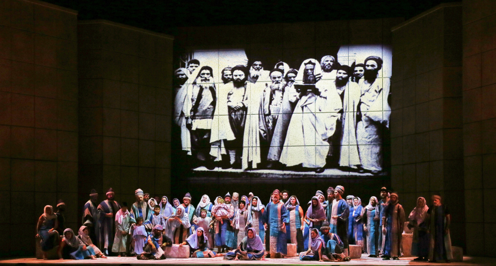 The Opera Carolina Chorus sings "Va pensiero". Photo by jonsilla.com 